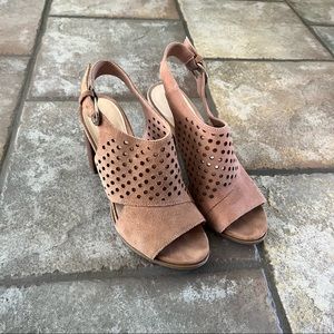 Nine West heels. Blush color used in good conditions.